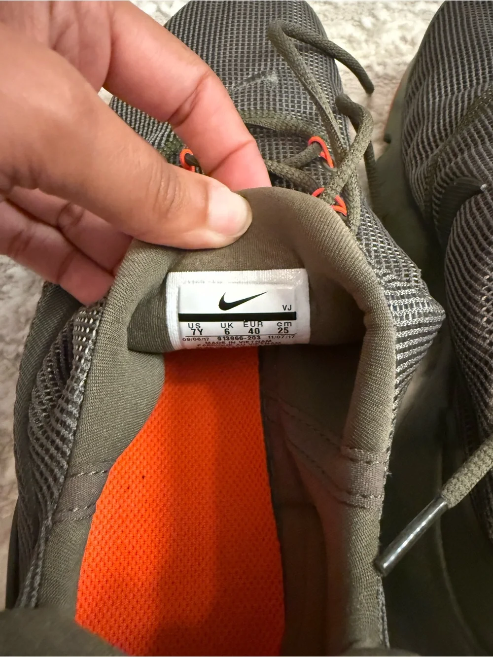 Nike Olive Green Presto Fly GS Sneakers with Orange Accents size 7Y